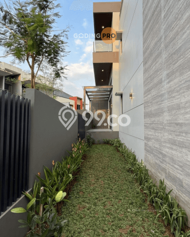 Rumah Mewah LB 500m2 Siap Pakai Desain Elegan di BSD Delatinos, Tangerang Rumah Mewah LB 500m2 Siap Pakai Desain Elegan di BSD Delatinos, Tangerang