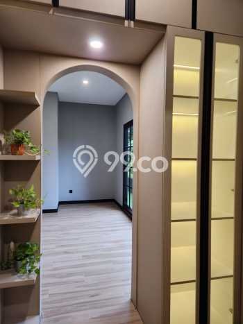 SIAP HUNI! Rumah Asri area BSD Delatinos, Luas 263m² Bangunan 350m² SIAP HUNI! Rumah Asri area BSD Delatinos, Luas 263m² Bangunan 350m²