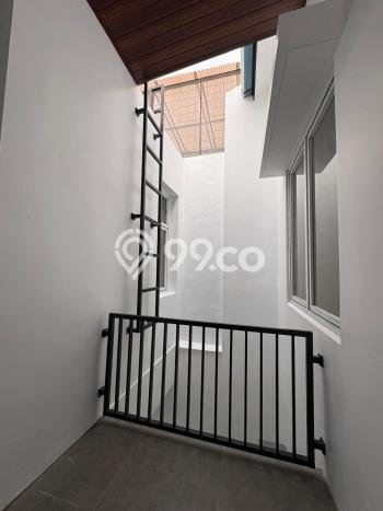 Rumah Elit LB 170m2 Siap Pakai Desain Elegan di BSD The Icon, Tangerang Rumah Elit LB 170m2 Siap Pakai Desain Elegan di BSD The Icon, Tangerang