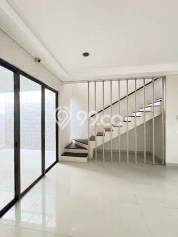 Rumah Elit LB 170m2 Siap Pakai Desain Elegan di BSD De Park, Tangerang Rumah Elit LB 170m2 Siap Pakai Desain Elegan di BSD De Park, Tangerang