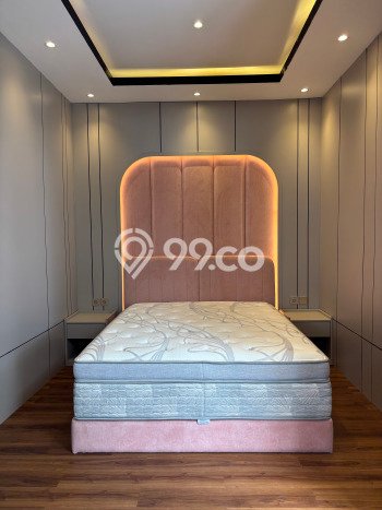 Jual Rumah Mewah Megah Dengan View Eksklusif di Summarecon Serpong, Tangerang Jual Rumah Mewah Megah Dengan View Eksklusif di Summarecon Serpong, Tangerang