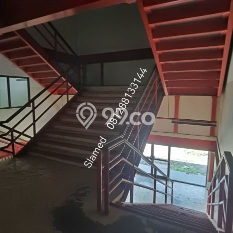 Gudang disewakan di Serpong Tangerang Selatan dengan luas bangunan 5000m2 Gudang disewakan di Serpong Tangerang Selatan dengan luas bangunan 5000m2