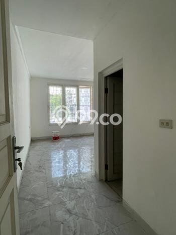 Rumah area Pluit, Jakarta Utara, Luas 160m² LB 325m² - JUAL CEPAT! Rumah area Pluit, Jakarta Utara, Luas 160m² LB 325m² - JUAL CEPAT!