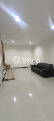 Jarang Ada! Rumah Kontrakan 4 Kamar Nyaman Siap Huni Gading Serpong The Spring Jarang Ada! Rumah Kontrakan 4 Kamar Nyaman Siap Huni Gading Serpong The Spring