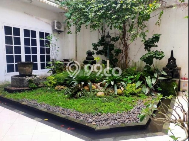 Siap Huni Rumah Mewah 11 Kamar di Menteng Dekat ke Mana Saja Siap Huni Rumah Mewah 11 Kamar di Menteng Dekat ke Mana Saja