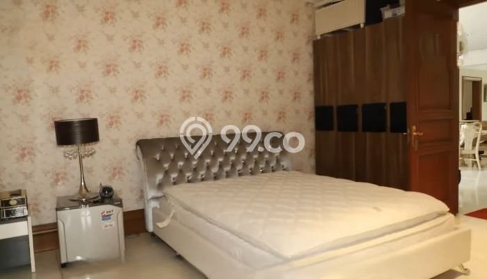 Siap Huni Hunian Elit 6 Kamar di Menteng Dekat ke Mana Saja Siap Huni Hunian Elit 6 Kamar di Menteng Dekat ke Mana Saja