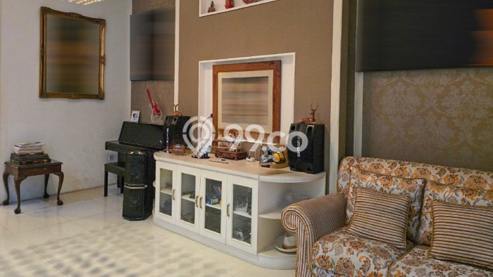 Siap Huni Rumah Mewah 11 Kamar di Menteng Dekat ke Mana Saja Siap Huni Rumah Mewah 11 Kamar di Menteng Dekat ke Mana Saja