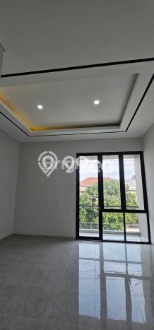 Rumah Elit Modern Tanpa Renovasi di Sutorejo Surabaya Rumah Elit Modern Tanpa Renovasi di Sutorejo Surabaya