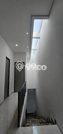Rumah Elit Modern Tanpa Renovasi di Sutorejo Surabaya Rumah Elit Modern Tanpa Renovasi di Sutorejo Surabaya
