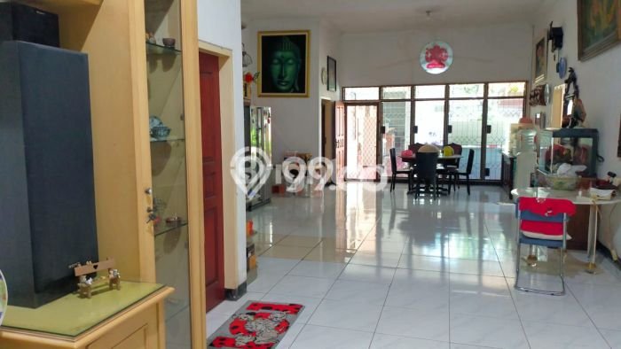 For Sale! Luxury House LT 600m2 Desain Modern di Manyar For Sale! Luxury House LT 600m2 Desain Modern di Manyar
