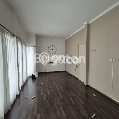 Dijual Cepat Rumah Bagus Siap Huni LB 102m2 di Rungkut, Surabaya Dijual Cepat Rumah Bagus Siap Huni LB 102m2 di Rungkut, Surabaya
