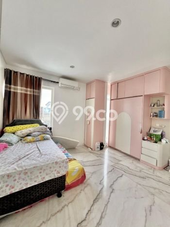 Dijual Rumah Premium dengan Fasilitas Sekitar Lengkap di Wiyung, Surabaya Dijual Rumah Premium dengan Fasilitas Sekitar Lengkap di Wiyung, Surabaya