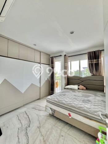 Dijual Rumah Premium dengan Fasilitas Sekitar Lengkap di Wiyung, Surabaya Dijual Rumah Premium dengan Fasilitas Sekitar Lengkap di Wiyung, Surabaya