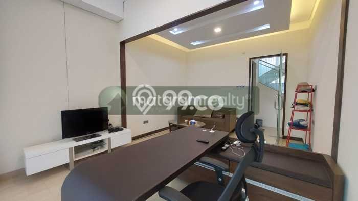 RECOMMENDED! Rumah kawasan Sayap Dago, 3 KM, Lokasi Strategis, Luas 260m² Bangunan 244m² RECOMMENDED! Rumah kawasan Sayap Dago, 3 KM, Lokasi Strategis, Luas 260m² Bangunan 244m²
