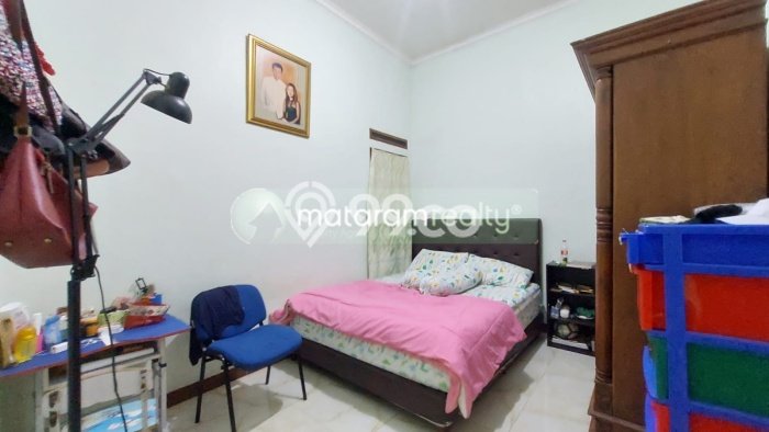 Jual Rumah Luas Megah Dengan View Eksklusif di Cikutra, Bandung Jual Rumah Luas Megah Dengan View Eksklusif di Cikutra, Bandung