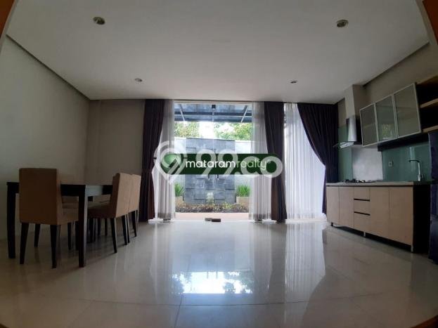 Jual Rumah Mewah Elegan Dengan View Cantik di Sayap Dago, Bandung Jual Rumah Mewah Elegan Dengan View Cantik di Sayap Dago, Bandung