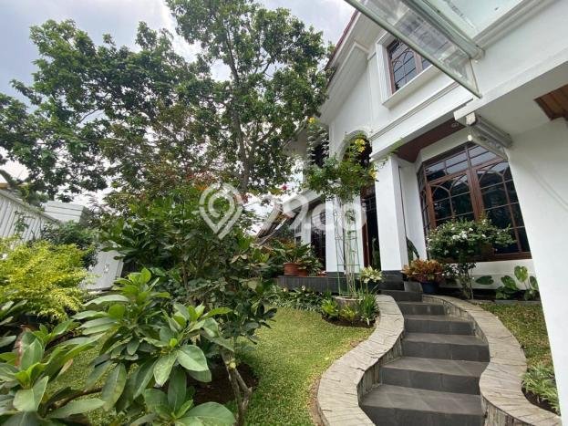 Jual Rumah Luas Megah Dengan View Eksklusif di Geger Kalong, Bandung Jual Rumah Luas Megah Dengan View Eksklusif di Geger Kalong, Bandung