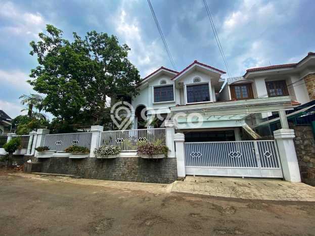 Jual Rumah Luas Megah Dengan View Eksklusif di Geger Kalong, Bandung Jual Rumah Luas Megah Dengan View Eksklusif di Geger Kalong, Bandung