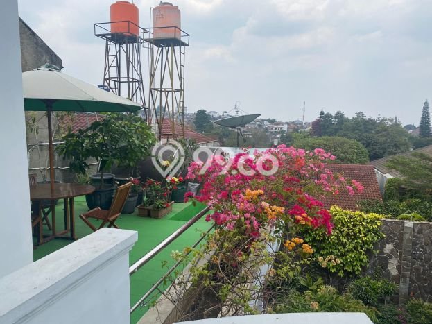Jual Rumah Luas Megah Dengan View Eksklusif di Geger Kalong, Bandung Jual Rumah Luas Megah Dengan View Eksklusif di Geger Kalong, Bandung