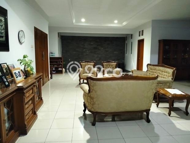 Rumah Mewah LB 430m2 Siap Pakai Desain Elegan di Pasteur, Bandung Rumah Mewah LB 430m2 Siap Pakai Desain Elegan di Pasteur, Bandung