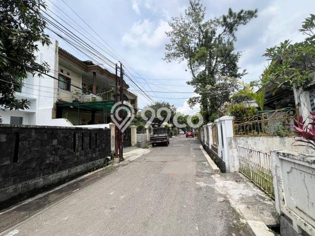 Disewakan! Rumah 5 Kamar Tidur &
3 Kamar Mandi di Buah Batu, Bandung Disewakan! Rumah 5 Kamar Tidur &
3 Kamar Mandi di Buah Batu, Bandung