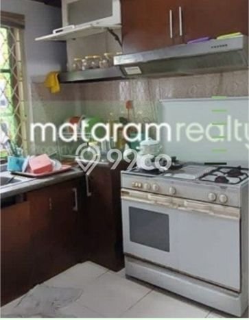 Disewakan! Rumah 5 Kamar Tidur &
3 Kamar Mandi di Sayap Dago, Bandung Disewakan! Rumah 5 Kamar Tidur &
3 Kamar Mandi di Sayap Dago, Bandung