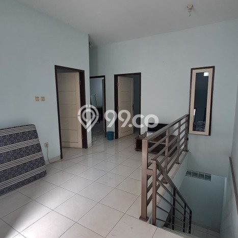 Rumah Kost untuk Dijual di Bojongsoang dengan 6 KT, 5 KM, Luas 180m2 Rumah Kost untuk Dijual di Bojongsoang dengan 6 KT, 5 KM, Luas 180m2