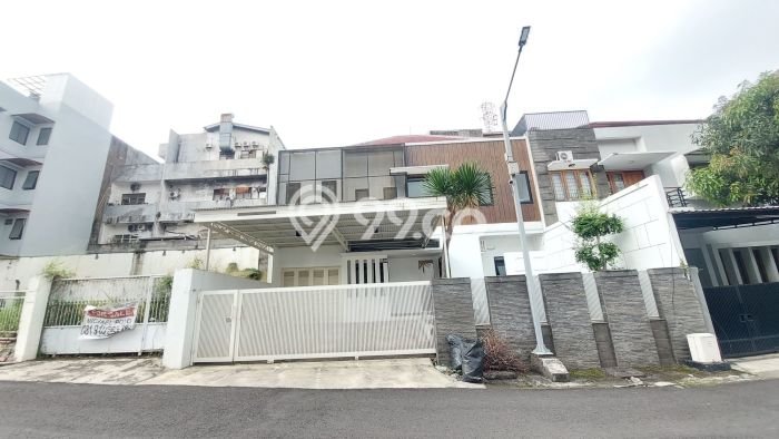 Rumah Mewah LB 370m2 Siap Huni Desain Elegan di Pasteur, Bandung Rumah Mewah LB 370m2 Siap Huni Desain Elegan di Pasteur, Bandung