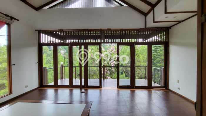Jual Rumah Luas Megah Dengan View Cantik di Dago Pakar, Bandung Jual Rumah Luas Megah Dengan View Cantik di Dago Pakar, Bandung