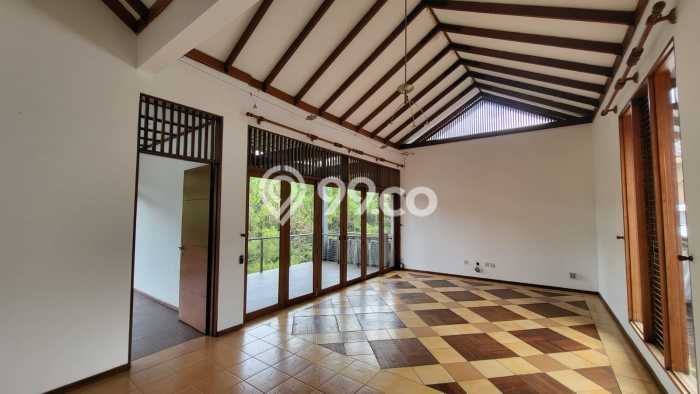 Jual Rumah Luas Megah Dengan View Cantik di Dago Pakar, Bandung Jual Rumah Luas Megah Dengan View Cantik di Dago Pakar, Bandung
