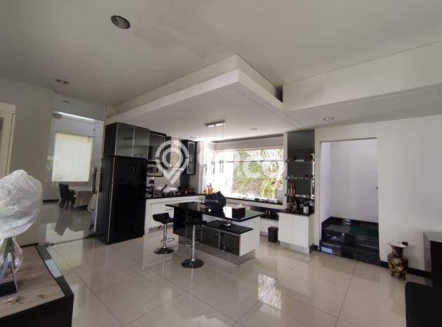 Jual Rumah Mewah Megah Dengan View Cantik di Sayap Dago, Bandung Jual Rumah Mewah Megah Dengan View Cantik di Sayap Dago, Bandung