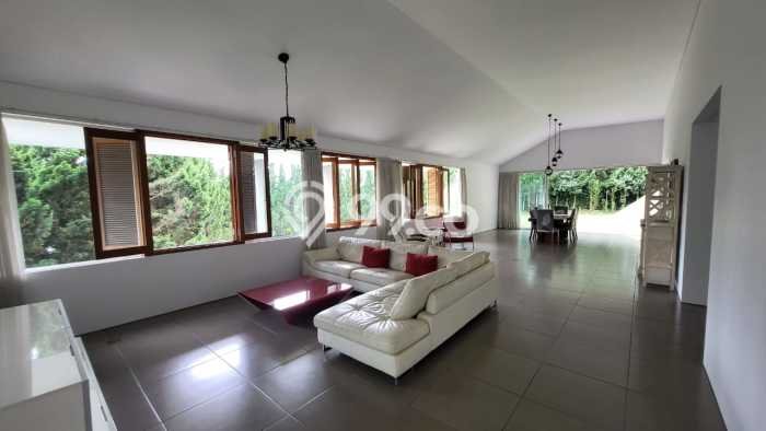 Rumah Luxury Modern Siap Huni di Resor Dago Pakar Bandung Rumah Luxury Modern Siap Huni di Resor Dago Pakar Bandung