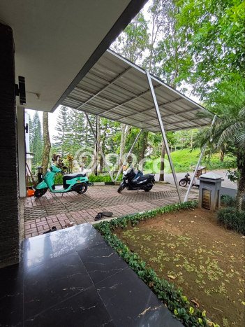 Rumah Mewah LB 300m2 Siap Pakai Desain Elegan di Sayap Dago, Bandung Rumah Mewah LB 300m2 Siap Pakai Desain Elegan di Sayap Dago, Bandung