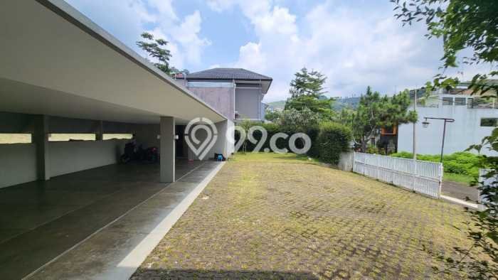 Rumah Luxury Modern Siap Huni di Resor Dago Pakar Bandung Rumah Luxury Modern Siap Huni di Resor Dago Pakar Bandung