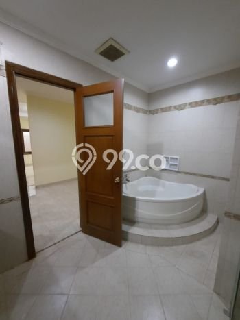 Ready to Use! Luxury House LT 555m2 Desain Modern di Cibubur Ready to Use! Luxury House LT 555m2 Desain Modern di Cibubur