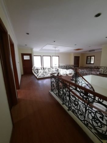 Ready to Use! Luxury House LT 555m2 Desain Modern di Cibubur Ready to Use! Luxury House LT 555m2 Desain Modern di Cibubur