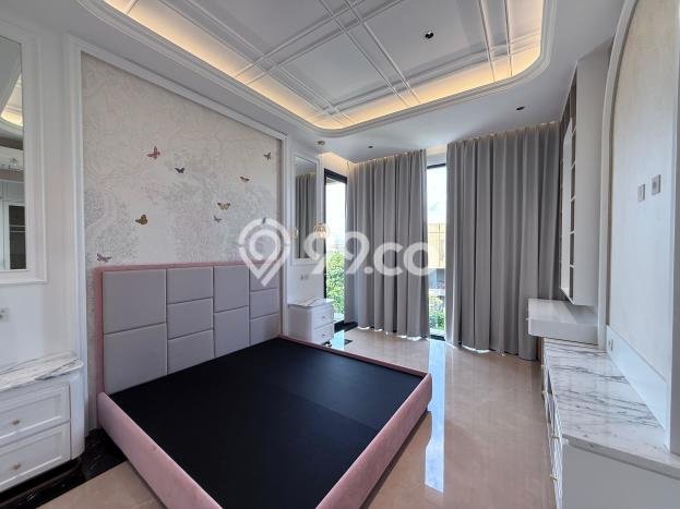 For Sale! Luxury House LT 360m2 Desain Elegan di BSD For Sale! Luxury House LT 360m2 Desain Elegan di BSD