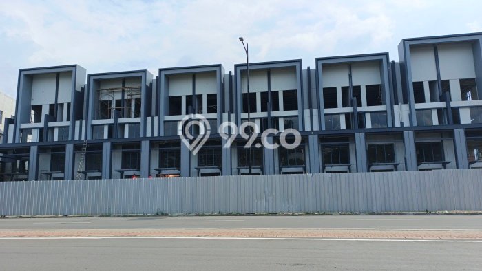 Ruko di , Luas 326m2m², Lokasi Komersial, Disewakan Ruko di , Luas 326m2m², Lokasi Komersial, Disewakan