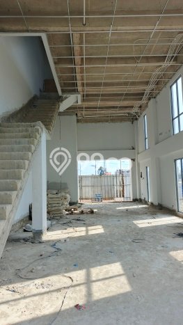 Ruko di , Luas 326m2m², Lokasi Komersial, Disewakan Ruko di , Luas 326m2m², Lokasi Komersial, Disewakan