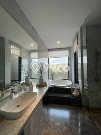 Dijual Rumah Luas Elegan Dengan View Cantik di BSD, Tangerang Dijual Rumah Luas Elegan Dengan View Cantik di BSD, Tangerang