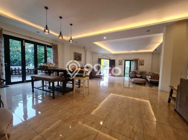 For Sale! Luxury House LT 270m2 Desain Elegan di BSD For Sale! Luxury House LT 270m2 Desain Elegan di BSD