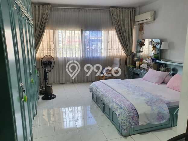 Area Ramai! Ruko Dijual di Kemayoran untuk Bisnis Luas Bangunan 306m2 Area Ramai! Ruko Dijual di Kemayoran untuk Bisnis Luas Bangunan 306m2