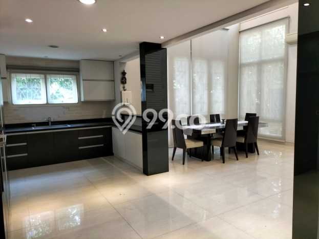 Lokasi terbaik! Rumah siap pakai disewakan di Penjaringan LB 375m2 Lokasi terbaik! Rumah siap pakai disewakan di Penjaringan LB 375m2