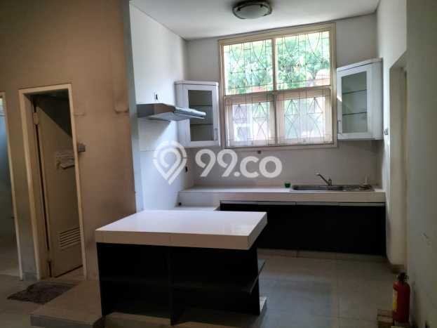 Lokasi terbaik! Rumah siap pakai disewakan di Penjaringan LB 375m2 Lokasi terbaik! Rumah siap pakai disewakan di Penjaringan LB 375m2