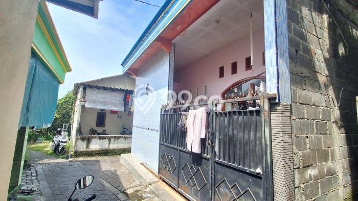 Cocok Untuk Investasi! Dijual Kost di Gresik Kota 5 Kamar Cocok Untuk Investasi! Dijual Kost di Gresik Kota 5 Kamar