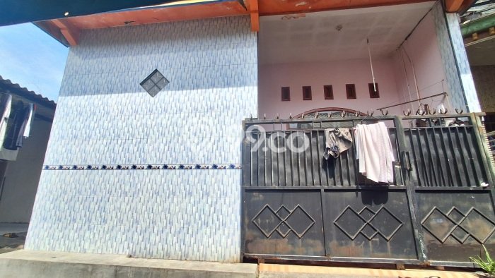Cocok Untuk Investasi! Dijual Kost di Gresik Kota 5 Kamar Cocok Untuk Investasi! Dijual Kost di Gresik Kota 5 Kamar