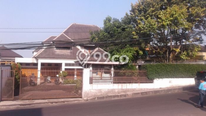 Rumah Elit LB 800m2 Siap Pakai Desain Elegan di Geger Kalong, Bandung Rumah Elit LB 800m2 Siap Pakai Desain Elegan di Geger Kalong, Bandung