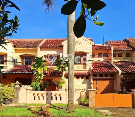LOKASI PREMIUM! Rumah Berkembang di Cinere, LT 300m² Bangunan 212m² LOKASI PREMIUM! Rumah Berkembang di Cinere, LT 300m² Bangunan 212m²