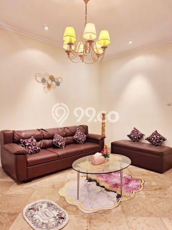 LOKASI PREMIUM! Rumah Berkembang di Cinere, LT 300m² Bangunan 212m² LOKASI PREMIUM! Rumah Berkembang di Cinere, LT 300m² Bangunan 212m²