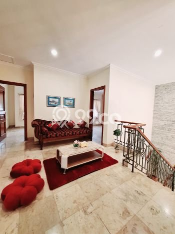 LOKASI PREMIUM! Rumah Berkembang di Cinere, LT 300m² Bangunan 212m² LOKASI PREMIUM! Rumah Berkembang di Cinere, LT 300m² Bangunan 212m²